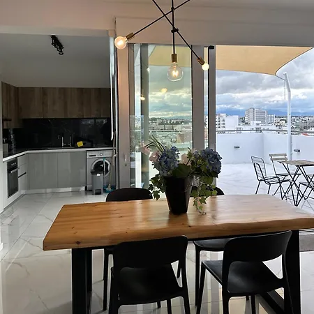 Apartmán Luxury Penthouse With Panoramic View Nikósie